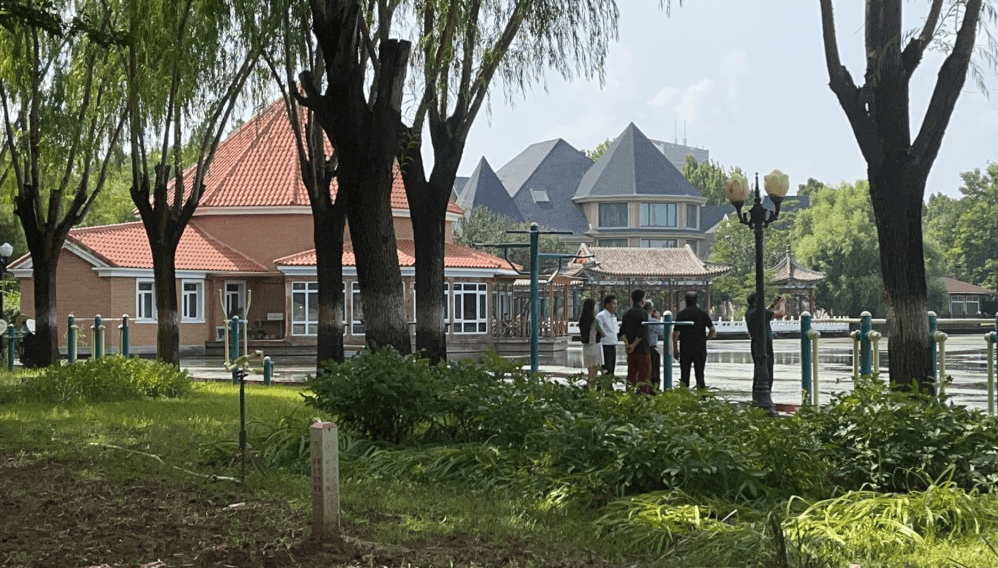 友人称范曾去年结婚后对徐萌承诺买新房<strong></p>
<p>虎币全球</strong>，7月中旬已乔迁新居，10多天前见面时状态良好，未失联