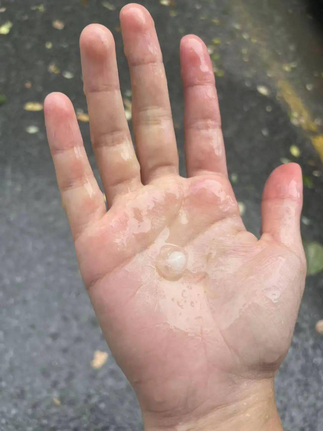 今天更猛：浙江午后局地暴雨、11级雷暴大风、小冰雹<strong></p>
<p>道币</strong>！台风“蓝湖”或将生成