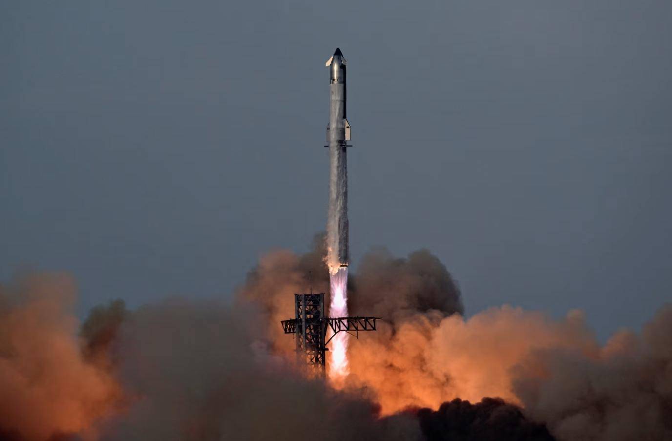 星舰第十次试飞成功：达成多项目标<strong></p>
<p>农币网</strong>，马斯克祝贺