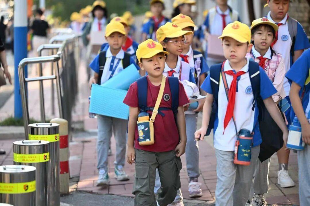 山东一小学新生报到名字惊艳众人！扶苏、知潼、邕熙……网友：古风气息十足<strong></p>
<p>佛币</strong>，“子涵”时代过去了？