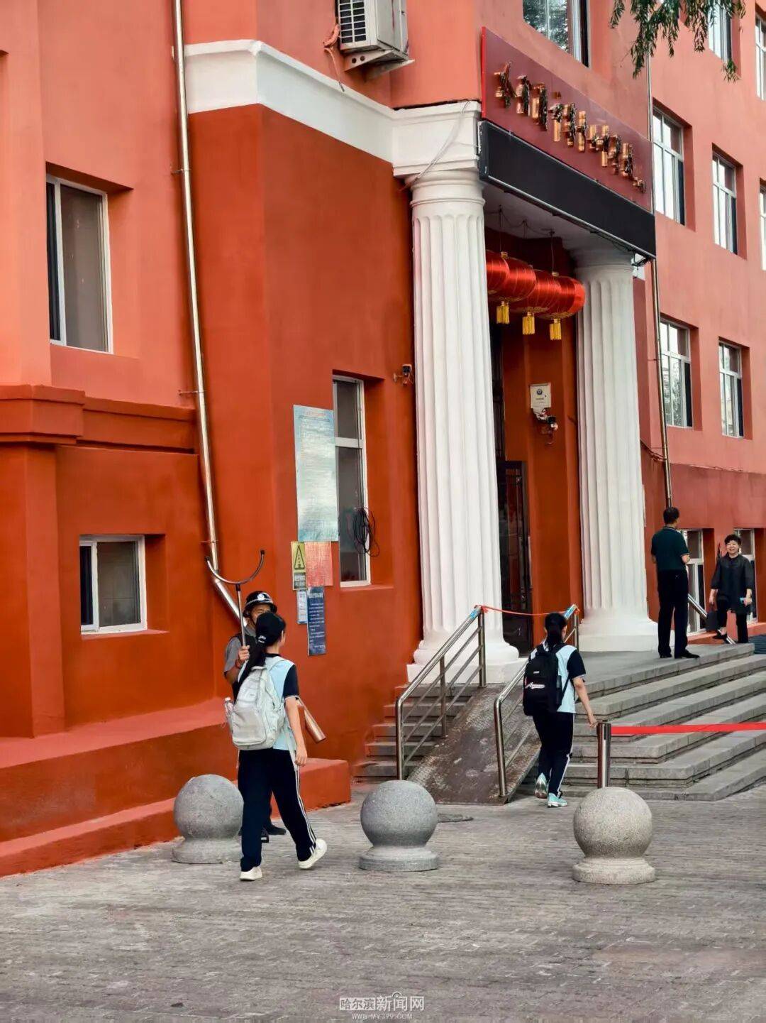 我们<strong></p>
<p>佛币</strong>，开学啦