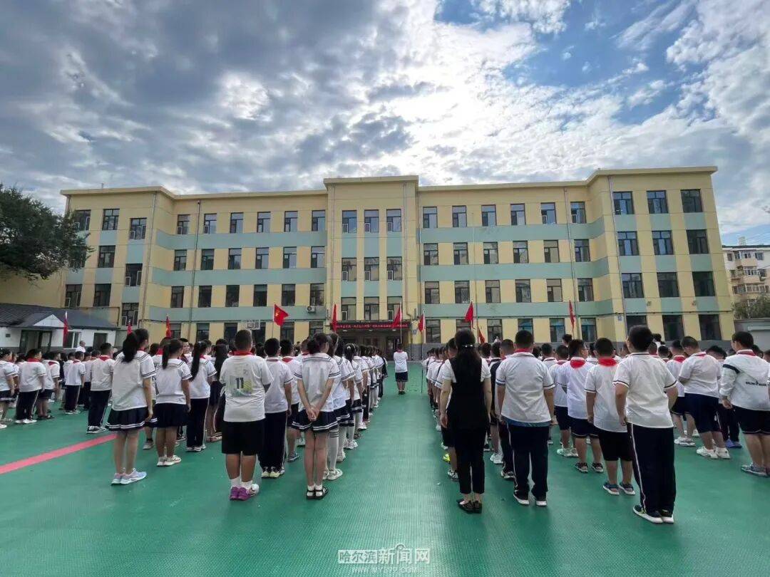 我们<strong></p>
<p>佛币</strong>，开学啦