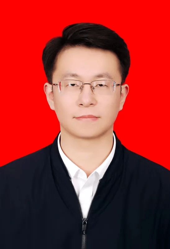 生于1987年<strong></p>
<p>万年币</strong>，北大选调生刘怀辉已任县委书记